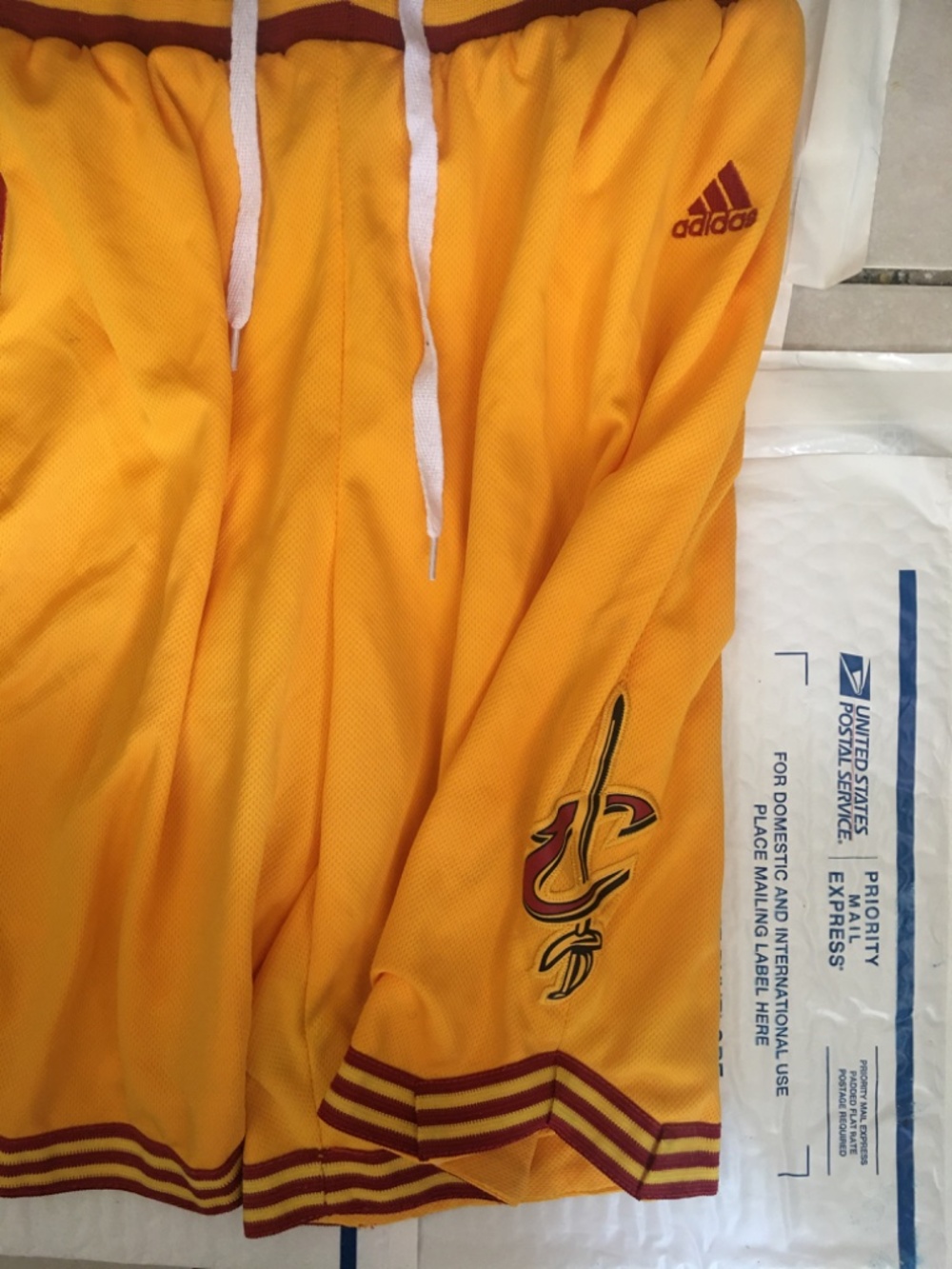 Men’s NBA Authentic adidas Cleveland Cavaliers Gold Shorts Size Small - Picture 14 of 16